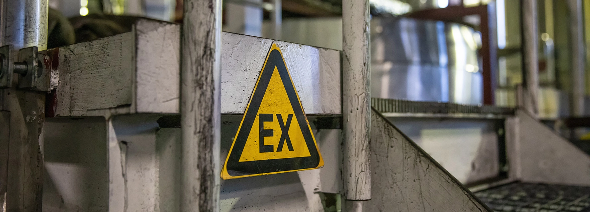 ATEX EX-m&aelig;rke p&aring; gul trekant i industrielt milj&oslash;